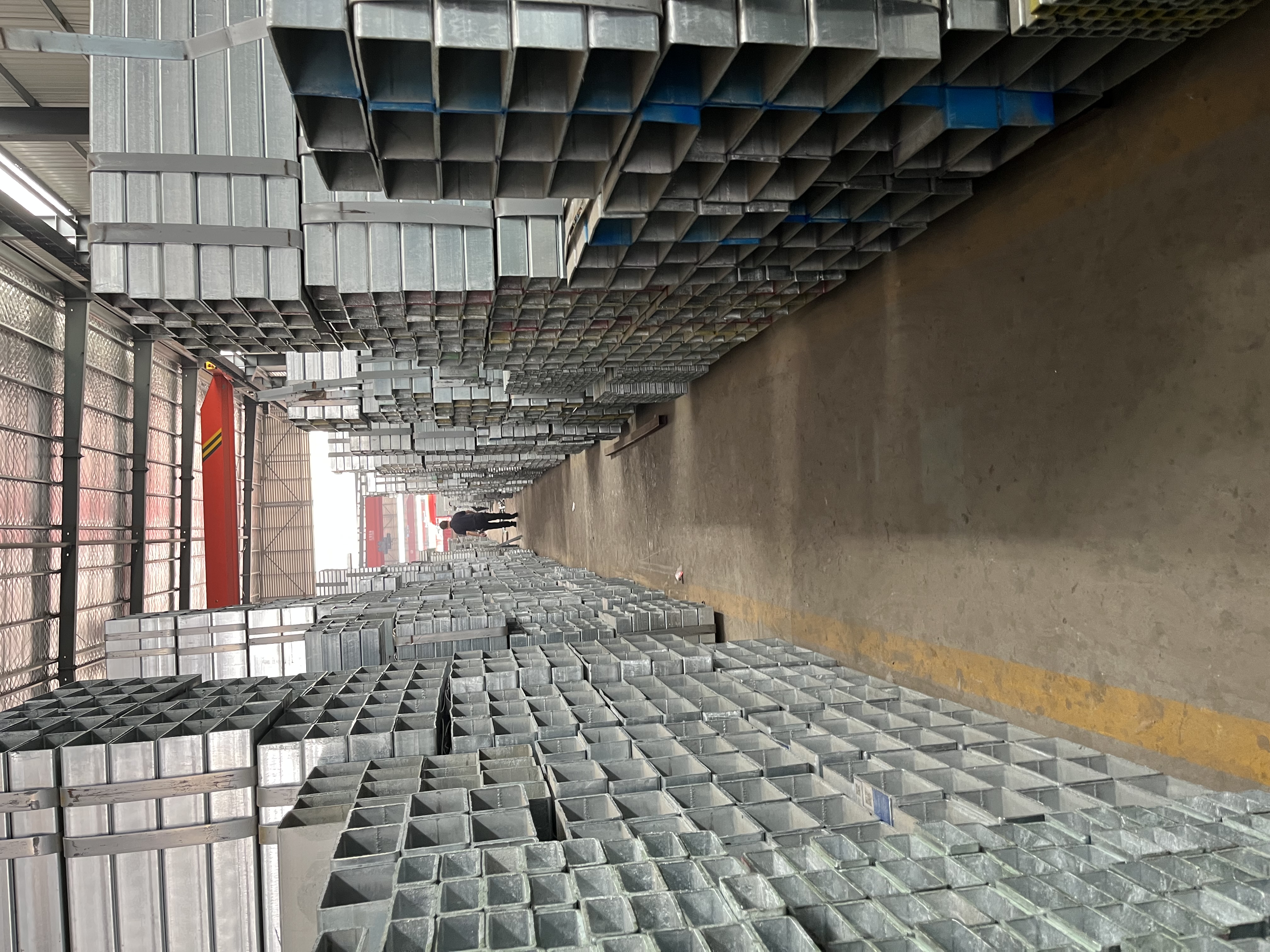 方矩管應該怎么存放避免生銹？